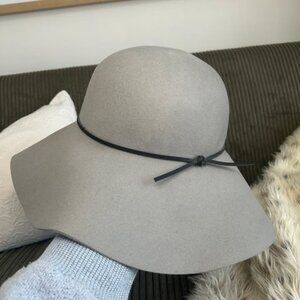 Aritzia Talula Baylis Hat